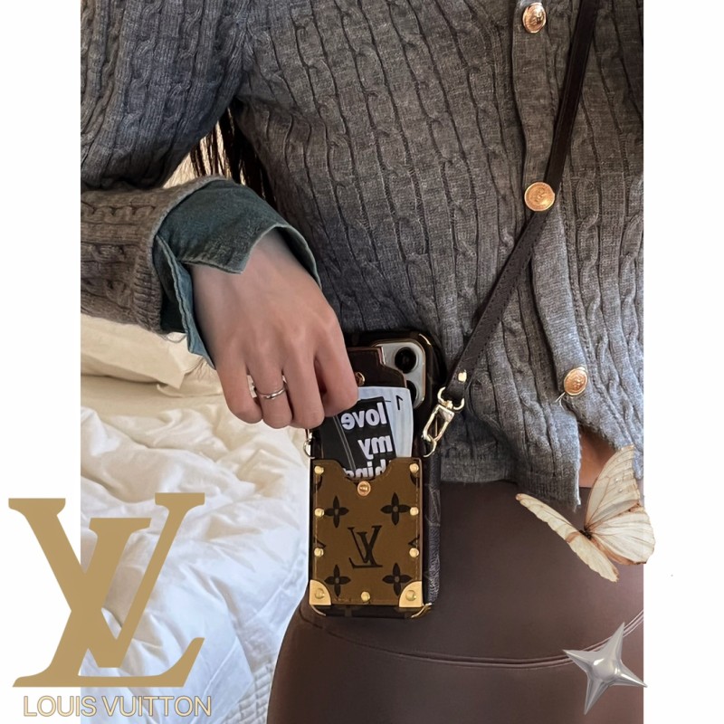 Чехол LOUIS VUITTON ✨ для iphone брендовый луи витон с карманом ремешком  обтянуты кожей LV на все модели айфон купить.
